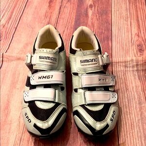Bike cycling shoes Shimano Black and White with Secure Fit and Breathable Upper